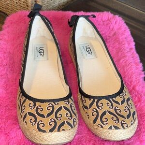 NWOT UGG Australia Indah Marrakech slip-on canvas espadrille flats featuring a t